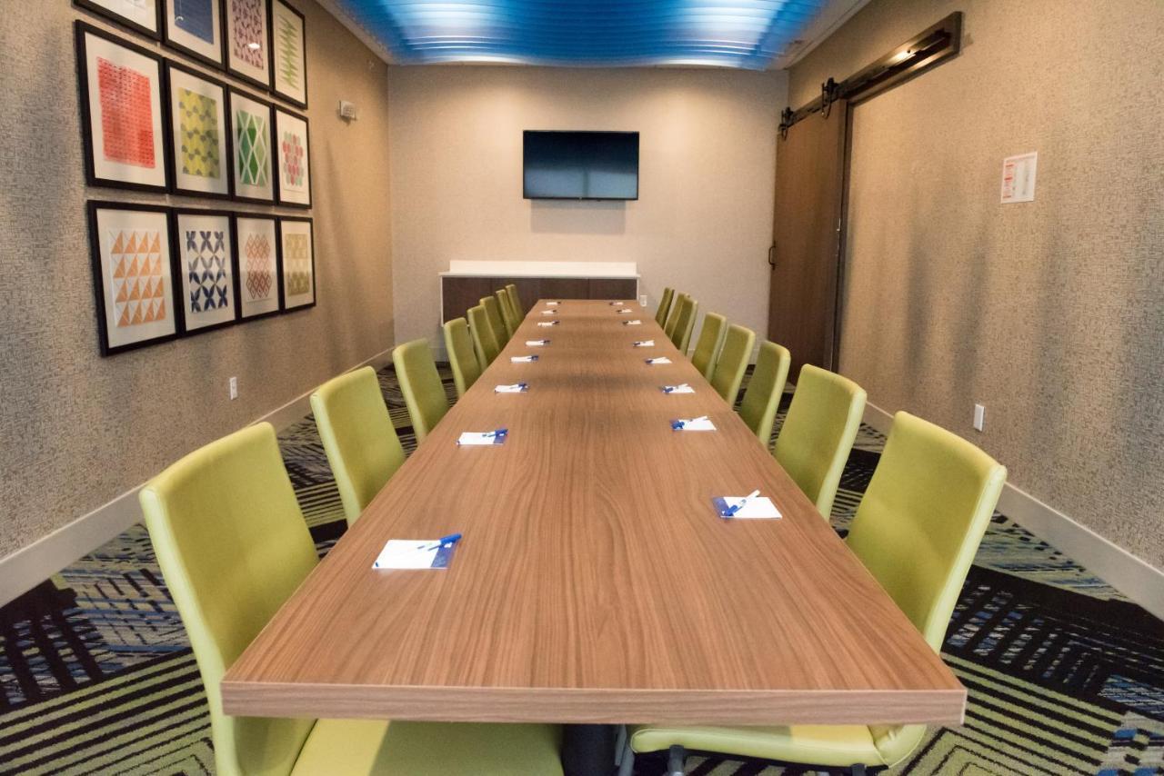 Holiday Inn Express & Suites Dayton North - Vandalia By Ihg Eksteriør bilde