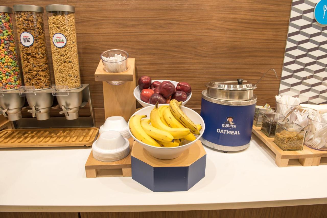 Holiday Inn Express & Suites Dayton North - Vandalia By Ihg Eksteriør bilde